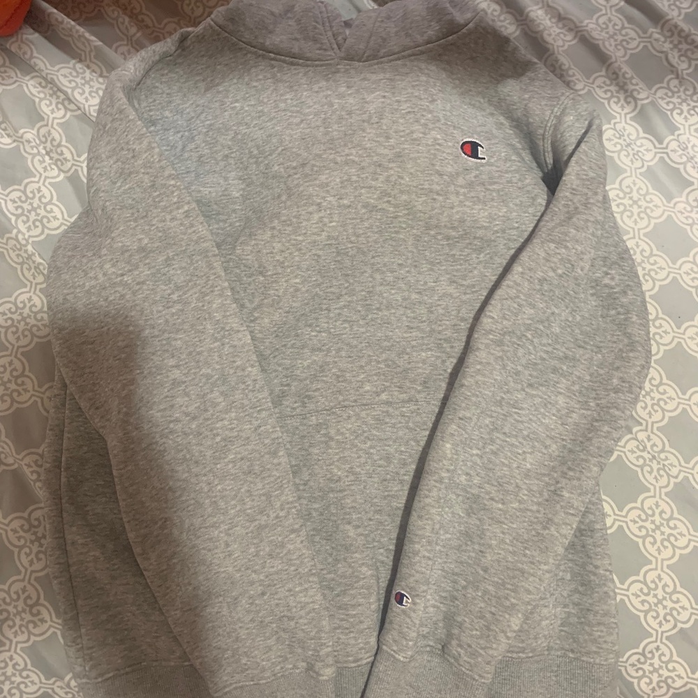 Grey champion hoodie GUC